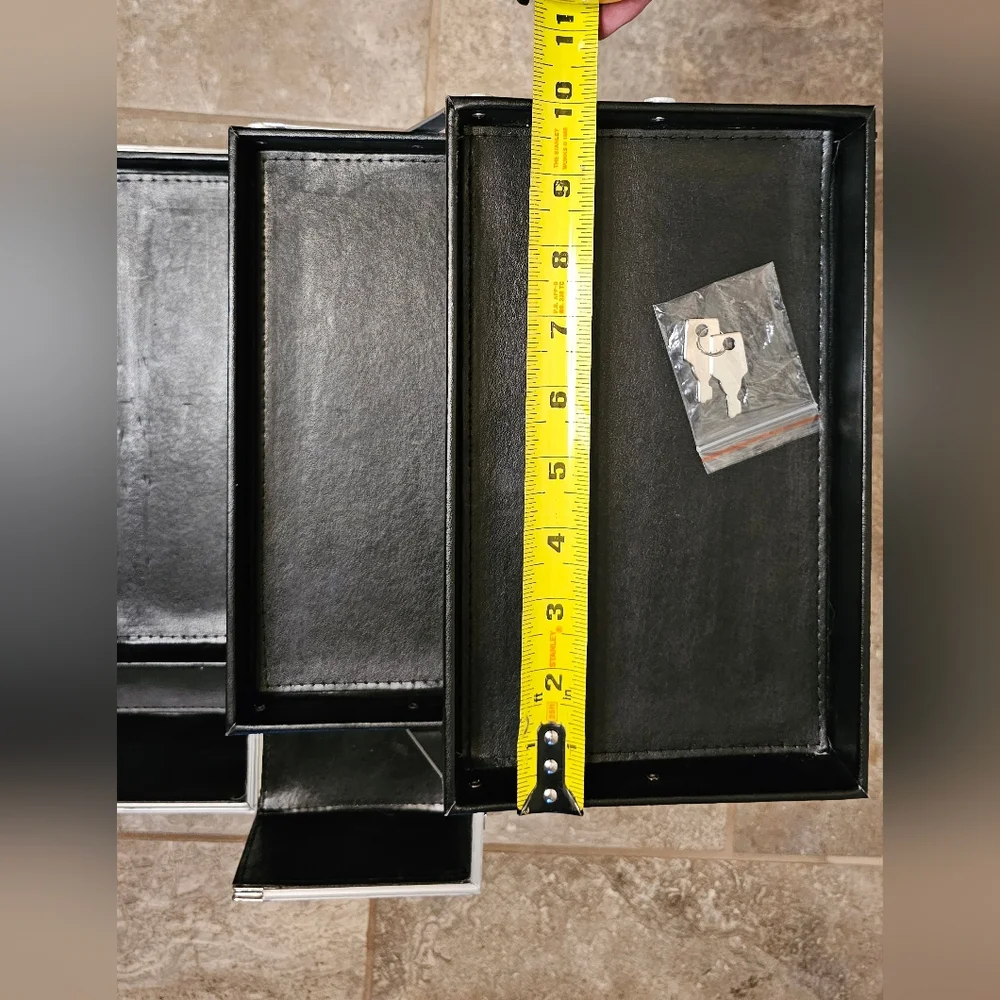 [Arbonne] Metal Makeup Case/Organizer
